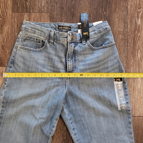 Lee jean Relaxed Fit Straight Leg Instantly Slims Blue Denim Jeans, size… - Picture 6 of 11